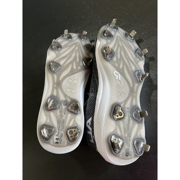 Under Armour Glyde 2.0 MT Women's 8 Softball Cleats Shoes Black 3026601-001 NEW - Picture 8 of 9